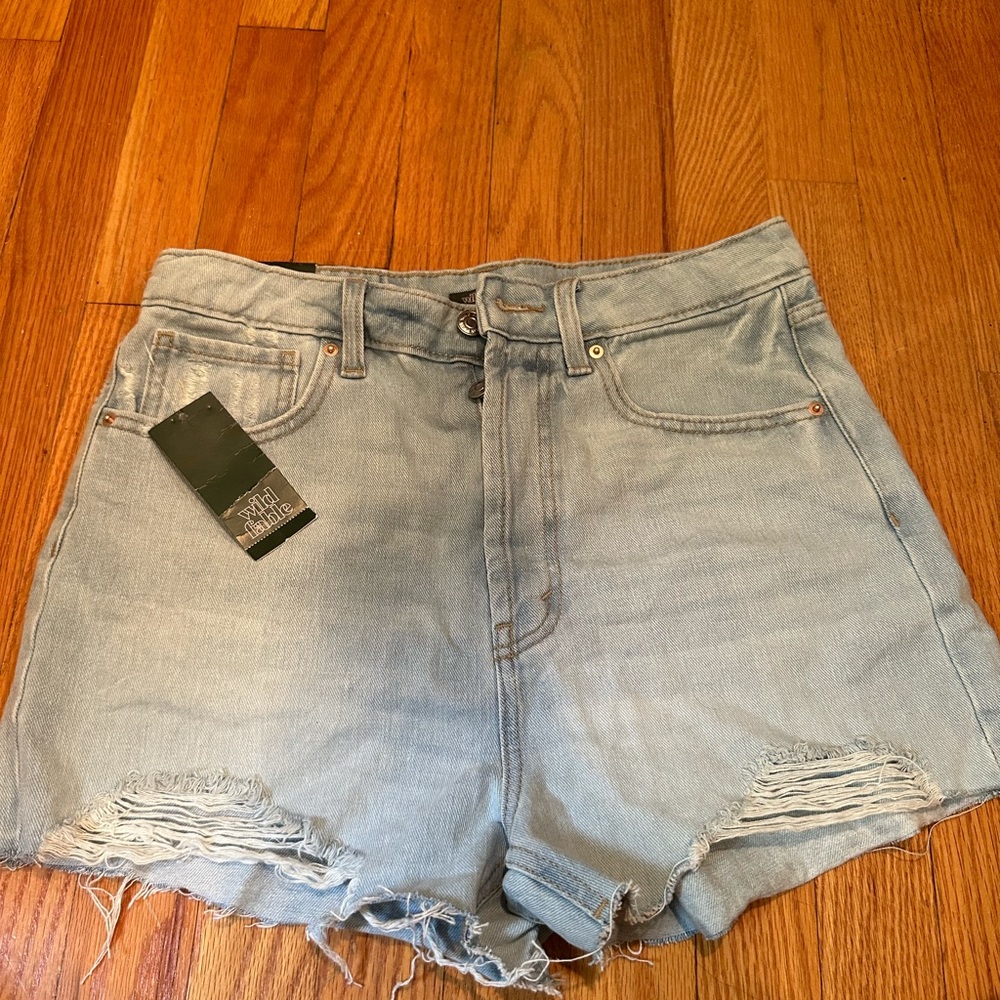 Wild fable (Target) Cut off light washed shorts